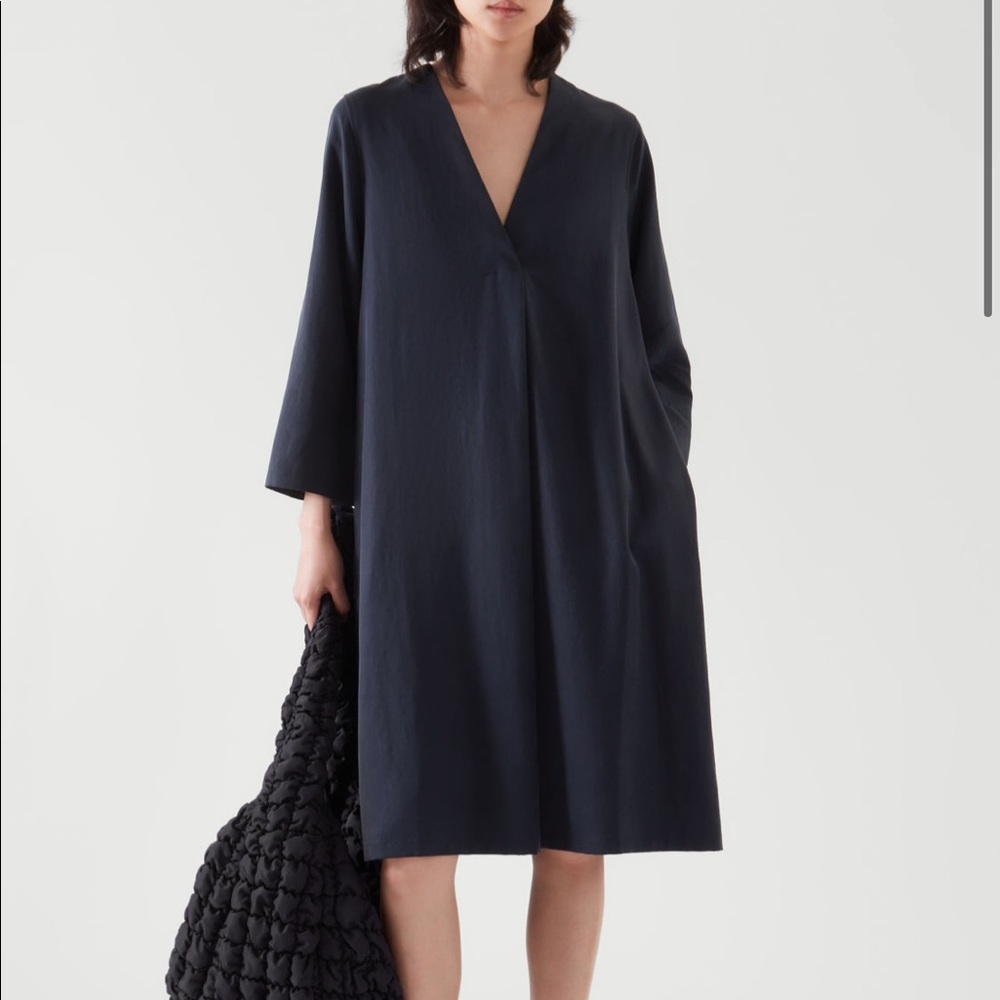 V-neck tunic dress